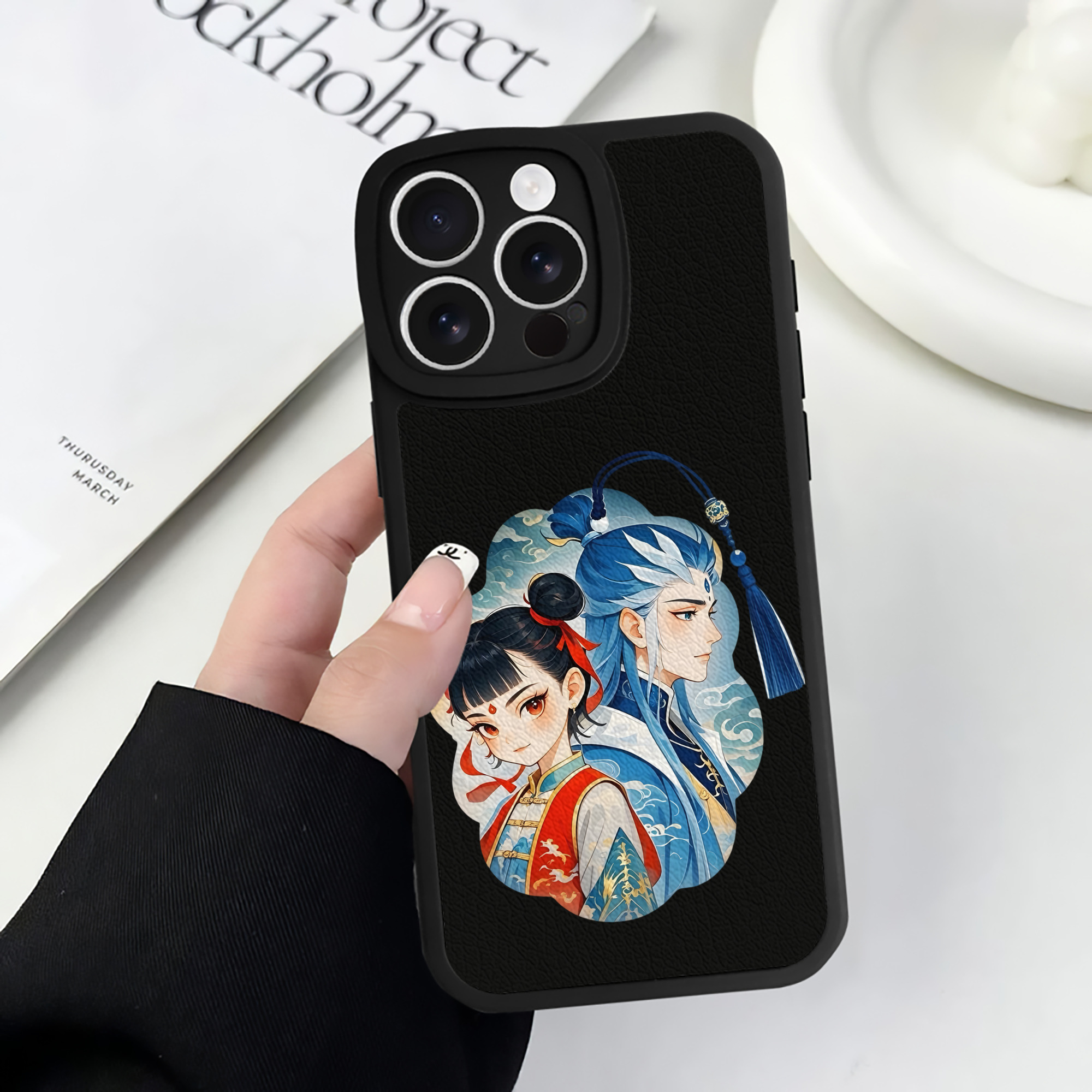 （画像用） Ne Zha 2 ナタ 魔童の大暴れ 【iPhone 16シリーズ対応】シリコンスマホケース（レザー調） 材質：シリコン